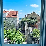 Jakov Apartment *